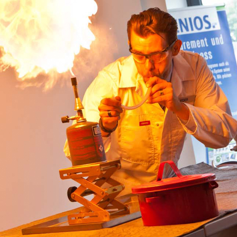 GEFAHRSTOFFE LIVE! - DER EXPERIMENTALVORTRAG ONLINE
